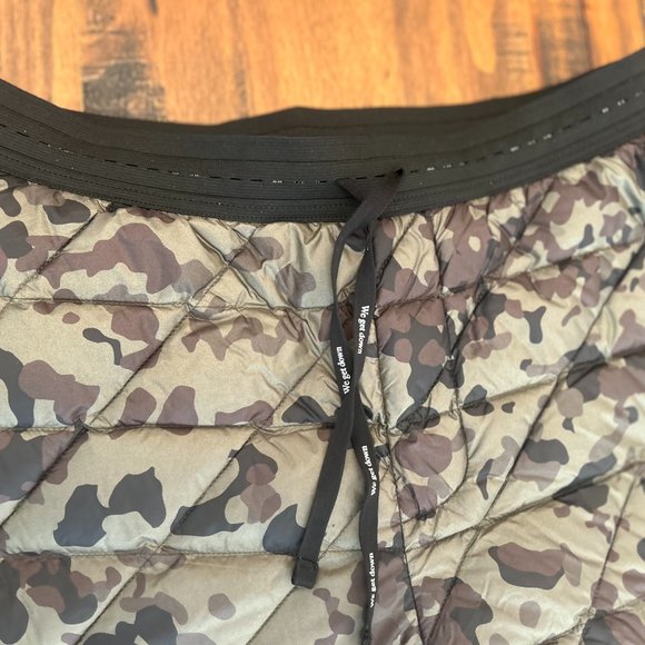 HOLDEN MEN'S HYBRID DOWN SWEATPANT. VINTAGE ARMY/CAMO - Picture 2 of 9